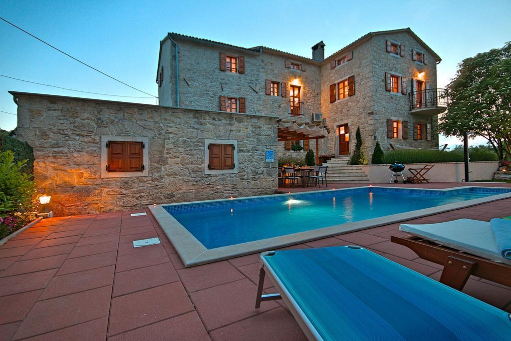 Villa Angela E Giovanni Vizinada Exterior photo